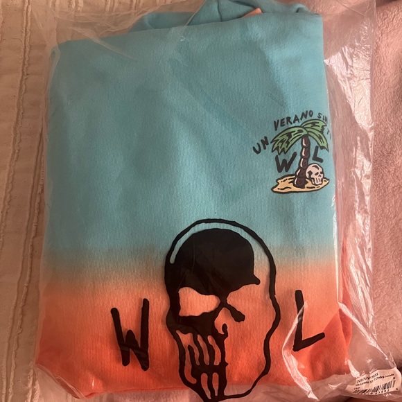 Warren Lotas x Bad Bunny “Un Verano Sin Ti” Hoodie - Picture 3 of 4
